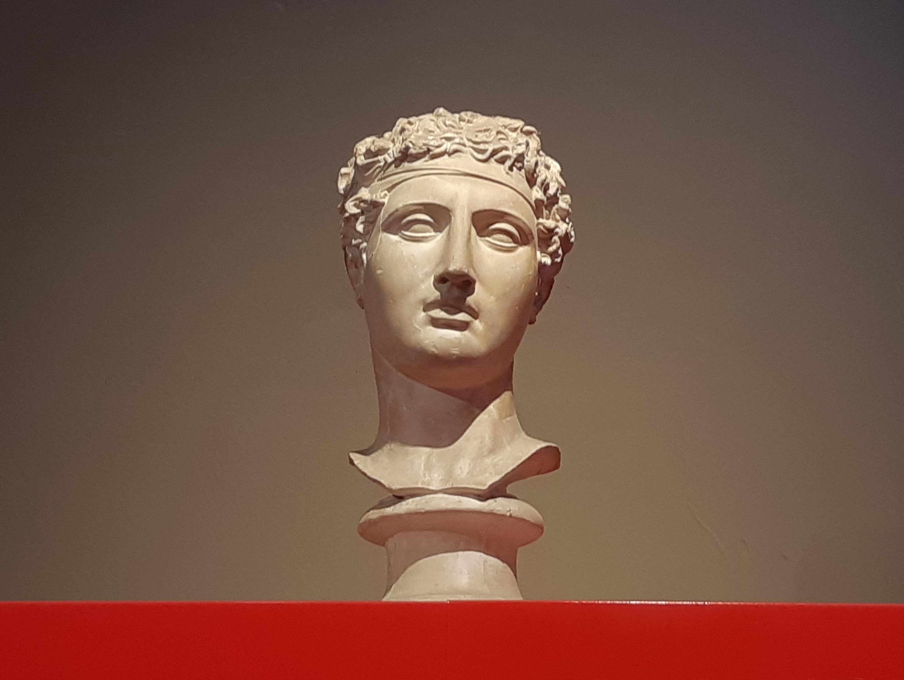 Tradurre o tradire l’antico?